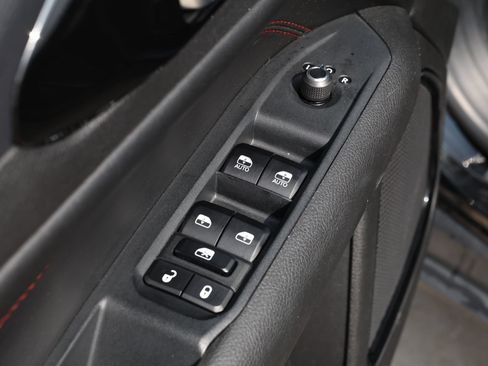 Used 2024 Jeep Compass Trailhawk AWD/4WD image 28