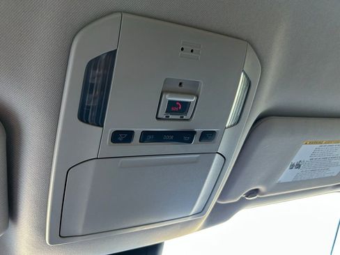 Used 2022 Toyota Highlander LE FWD image 30