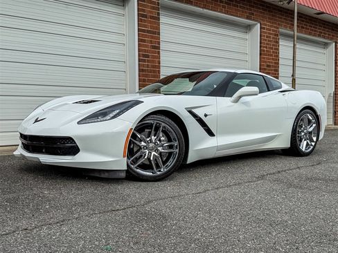 Used 2019 Chevrolet Corvette Stingray Coupe w/ Carbon Flash Badge Package image 2