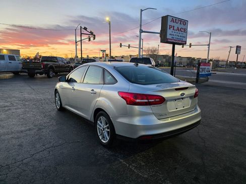 Used 2018 Ford Focus SE image 4