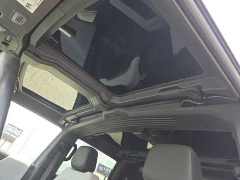Used 2024 GMC Hummer EV 2X w/ LPO, Illumination Package AWD/4WD image 3
