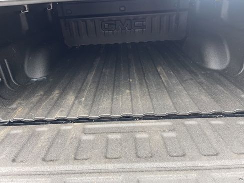 Used 2018 GMC Sierra 1500 SLT image 25