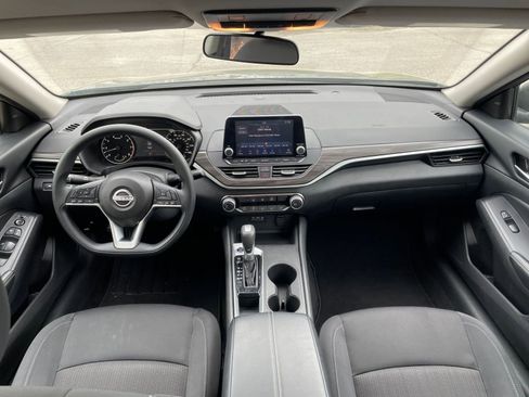 Used 2025 Nissan Altima 2.5 SV image 33