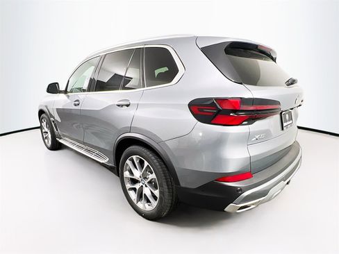 New 2026 BMW X5 xDrive40i w/ Climate Comfort Package image 5