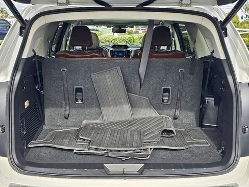 Used 2022 Subaru Ascent Touring image 11