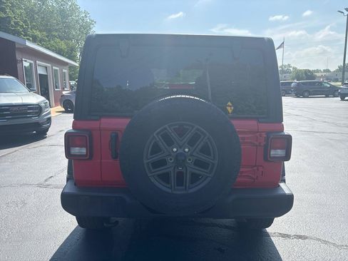 Used 2024 Jeep Wrangler Unlimited Sport AWD/4WD image 4