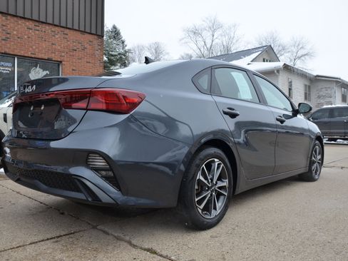 Used 2024 Kia Forte LXS image 4