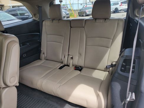 Used 2019 Honda Pilot Touring image 35