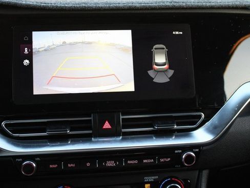 Used 2022 Kia Niro EX Premium image 14