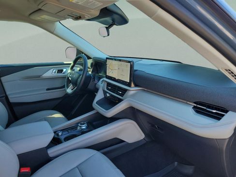 New 2026 Ford Explorer Active w/ Active Comfort Package image 10