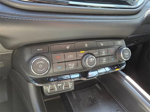 Used 2022 Dodge Durango GT image 29