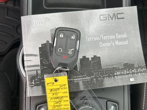 Used 2022 GMC Terrain SLE w/ Driver Convenience Package image 20