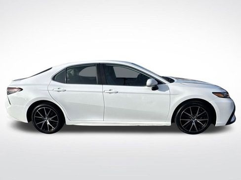 Used 2024 Toyota Camry SE image 8