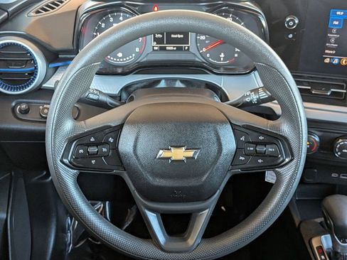 Used 2025 Chevrolet Trax LS image 20