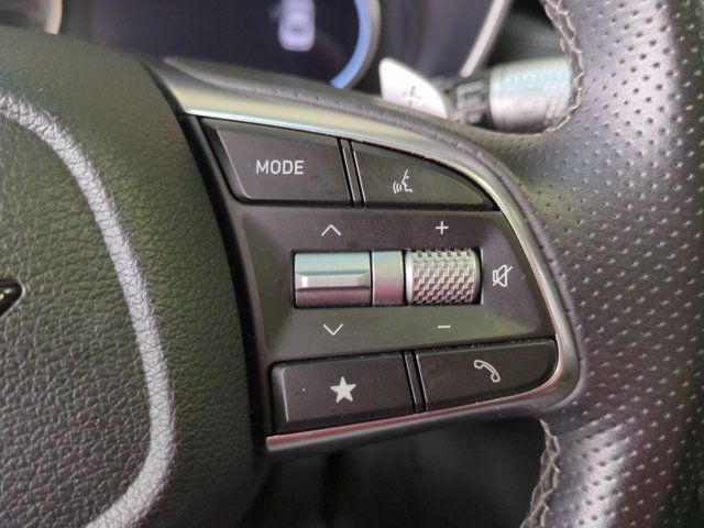Used 2025 Genesis G70 2.5T RWD image 18