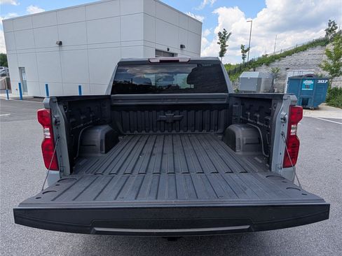 Used 2024 Chevrolet Silverado 1500 LT RWD image 13
