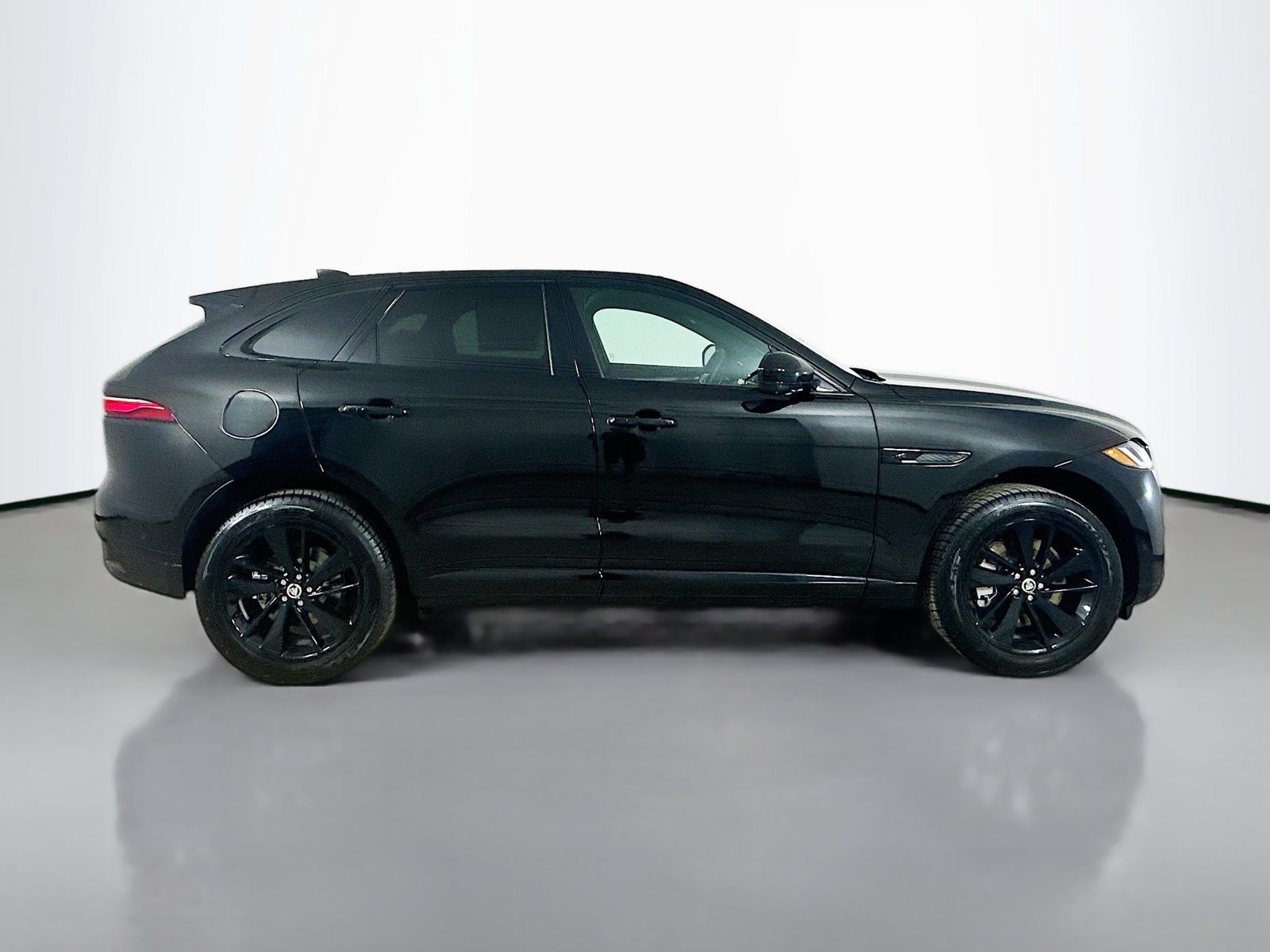 New 2026 Jaguar F-PACE R-Dynamic S AWD/4WD image 4
