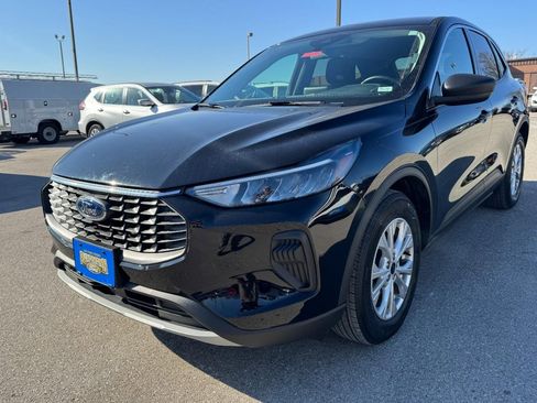 Used 2024 Ford Escape Active w/ Cold Weather Package image 8