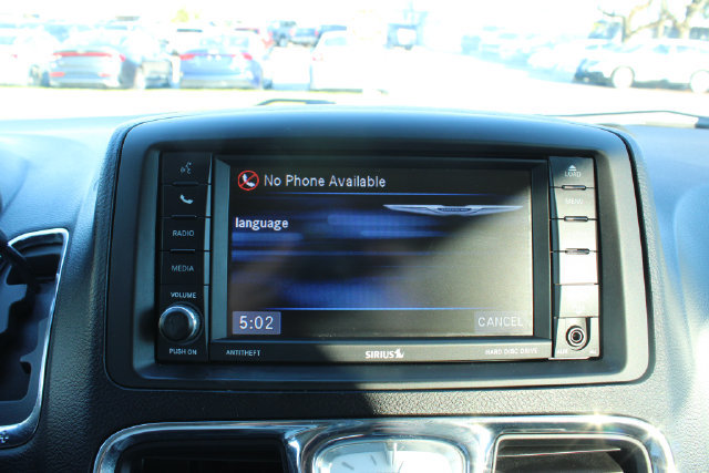 Used 2016 Chrysler Town & Country Touring FWD image 18
