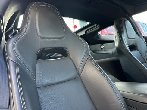 Used 2019 Chevrolet Corvette Stingray Coupe w/ 1LT RWD image 15