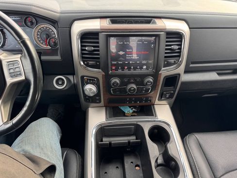 Used 2018 RAM 1500 Laramie w/ Convenience Group AWD/4WD image 15