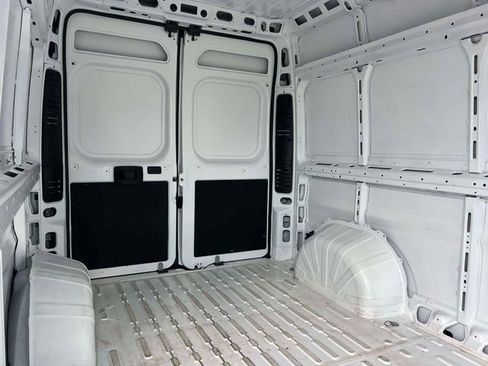 Used 2026 RAM ProMaster 2500 w/ Convenience Group FWD image 13