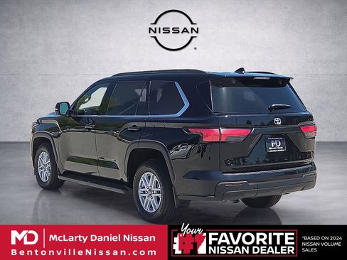 Used 2025 Toyota Sequoia SR5 AWD/4WD image 4
