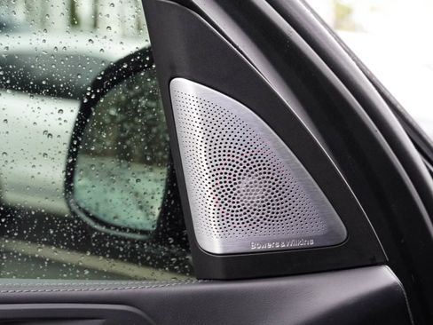 Used 2025 BMW X5 M Competition w/ Executive Package image 16