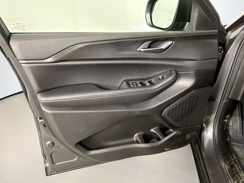 New 2025 Jeep Grand Cherokee Laredo image 15