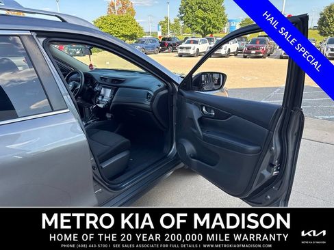 Used 2017 Nissan Rogue SV AWD/4WD image 42