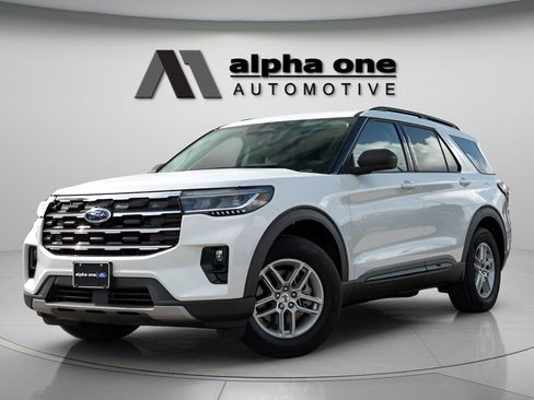 New 2026 Ford Explorer Active w/ Active Comfort Package RWD image 1