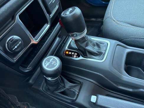 Used 2024 Jeep Wrangler Unlimited Sport AWD/4WD image 35