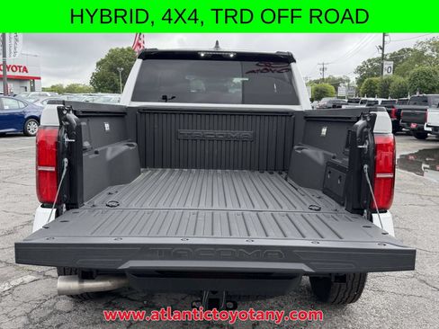 Used 2025 Toyota Tacoma TRD Off-Road AWD/4WD image 10