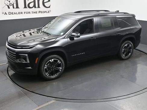 New 2027 Chevrolet Traverse LT w/ Sun and Wheel Package FWD image 23