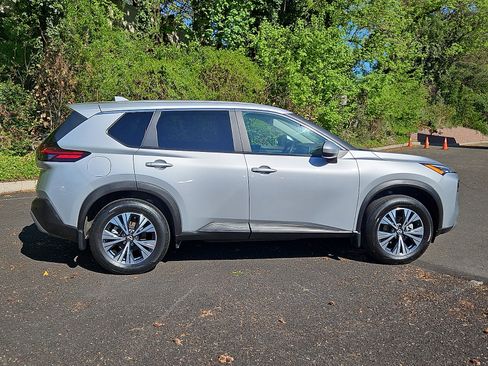 Certified 2023 Nissan Rogue SV image 7