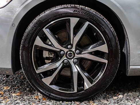 Used 2024 Volvo S60 B5 Plus image 27