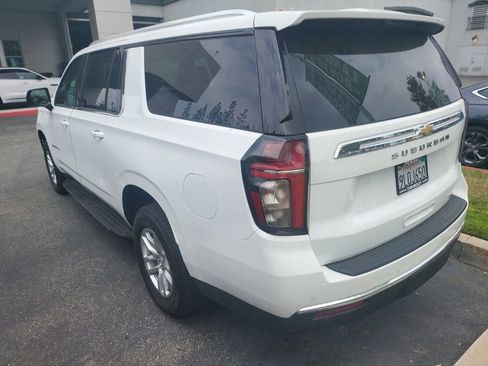 Used 2024 Chevrolet Suburban LT w/ Luxury Package RWD image 6
