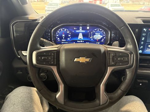 Used 2022 Chevrolet Silverado 1500 LTZ image 11