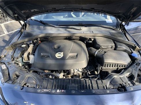 Used 2015 Volvo V60 T5 Premier w/ Convenience Package image 16