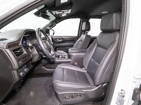 Used 2024 Chevrolet Suburban LT image 14