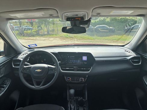 Used 2025 Chevrolet TrailBlazer LT image 31