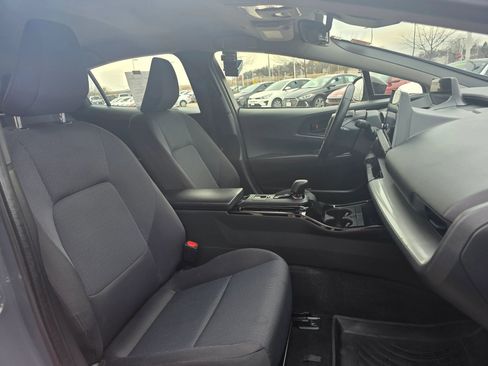 Used 2024 Toyota Prius LE image 7