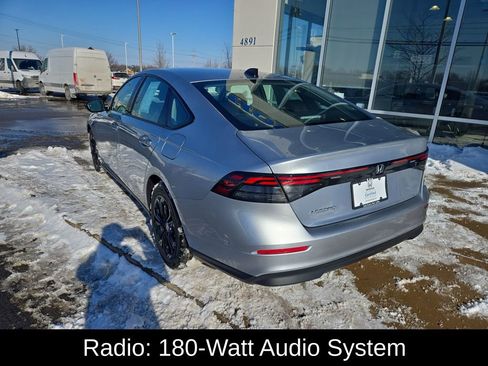 Certified 2025 Honda Accord SE image 5