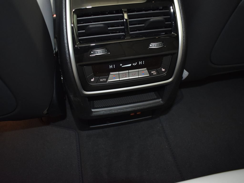 Used 2026 BMW X5 xDrive50e w/ M Sport Package AWD/4WD image 18