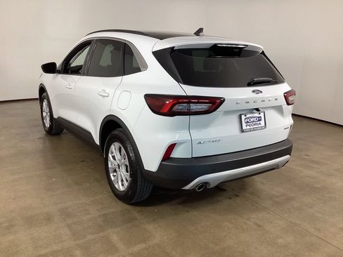 Used 2024 Ford Escape Active w/ Tech Pack #1 AWD/4WD image 8