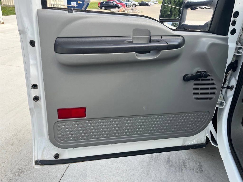 Used 2006 Ford F350 XL AWD/4WD image 16