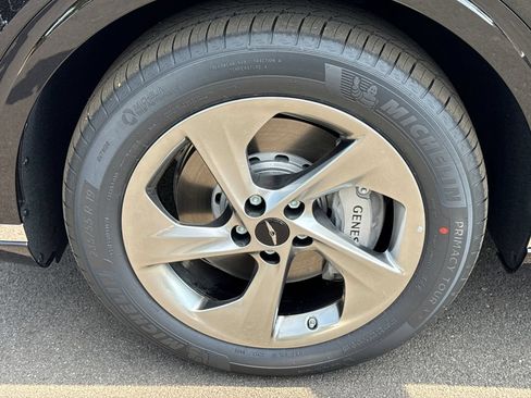 New 2026 Genesis GV70 2.5T Advanced AWD/4WD image 11
