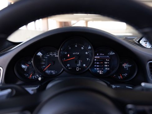 Used 2018 Porsche 911 GT3 RS image 37
