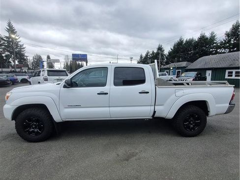 Used 2015 Toyota Tacoma 4x4 Double Cab image 2