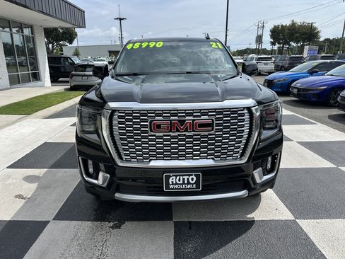 Used 2021 GMC Yukon Denali w/ Denali Premium Package AWD/4WD image 2